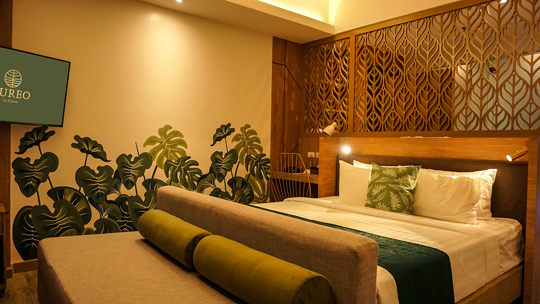 Deluxe Swim-Up Room
